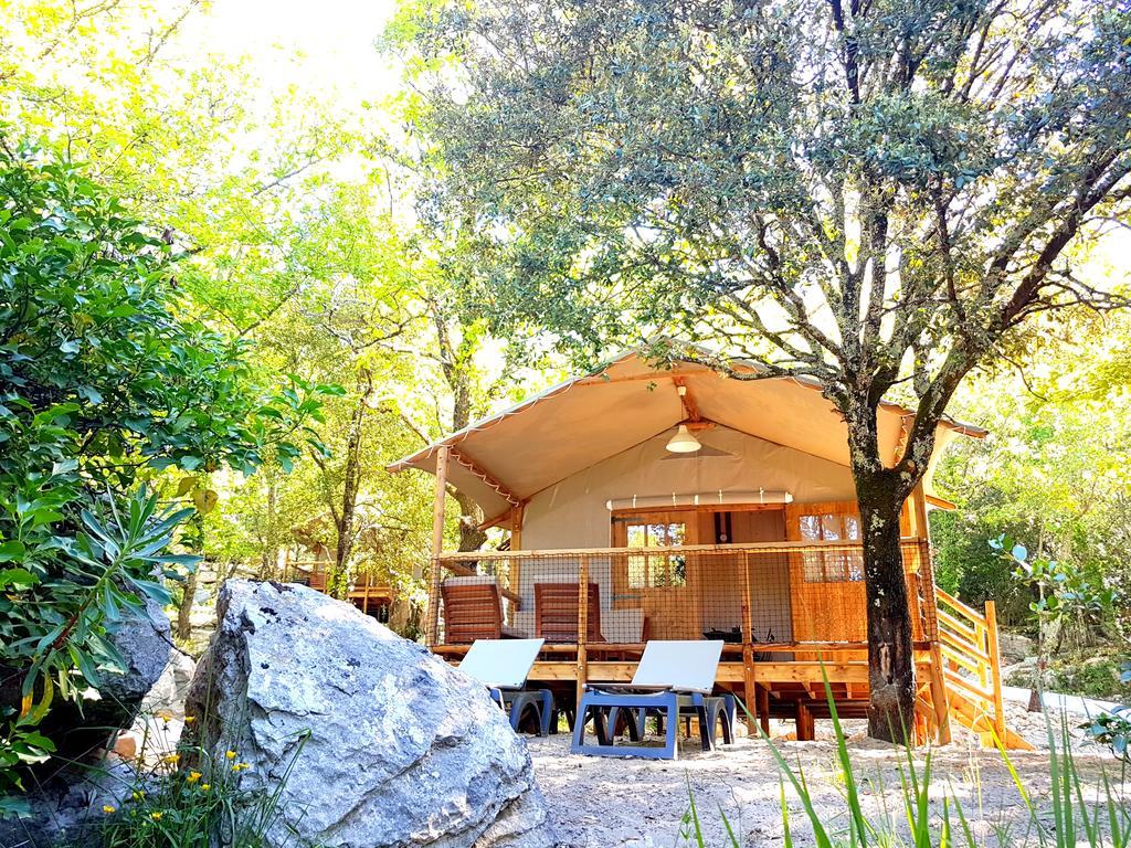 Cabanes Lodges Le Serviere Balazuc Exterior photo